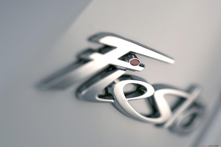  Ford Fiesta S2000 2010 года  (фото 15 из 28)